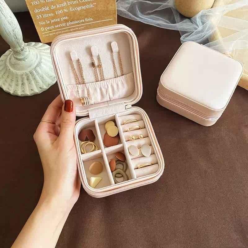 Mini Leather Jewelry Case - Elegant Travel Cosmetic Box for Jewelry and Accessories